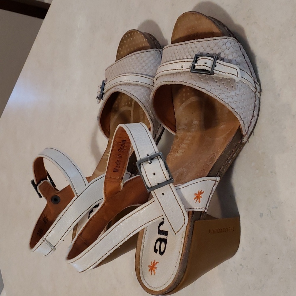 The Art Company Open-Toe Leather Sandals  Size 37